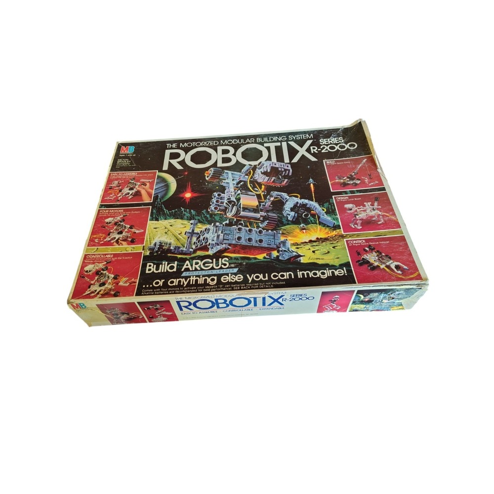 1984 Robotix R-2000 by Milton bradley